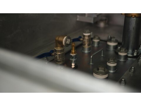 FuelTainer 6000 Liter – Mobile Benzintankstelle mit AwSV & IBC Zulassung – 15ft Containertankstelle für Diesel & HvO