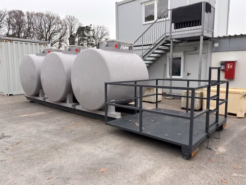 FuelTankLifter 8.700 L – Mobile Tankstelle auf Abrollrahmen