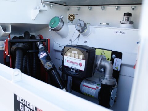 Mobile Tankstelle 950 l Diesel + 160 l AdBlue® – 2-Achs-Tankanhänger, WHG- & AwSV-konform, DIBt-zugelassen