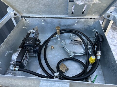 Mobile Tankstelle Diesel 950 l – verzinkter Stahltank mit 230 V Pumpe 45 l/min gebraucht