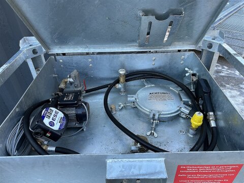 Mobile Tankstelle Diesel 950 l – verzinkter Stahltank mit 230 V Pumpe 45 l/min gebraucht
