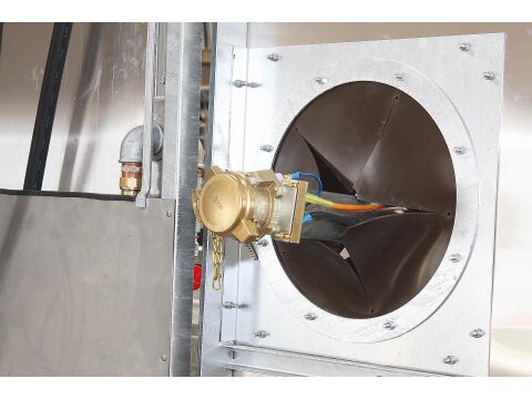 Diesel Abfüllplatz Durchführung für...